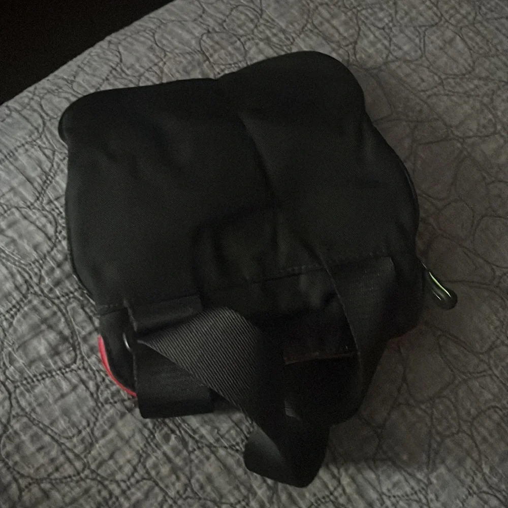 HugoBoss❤️🖤CrossBody ManPurse❤️🖤 - Picture 12 of 12